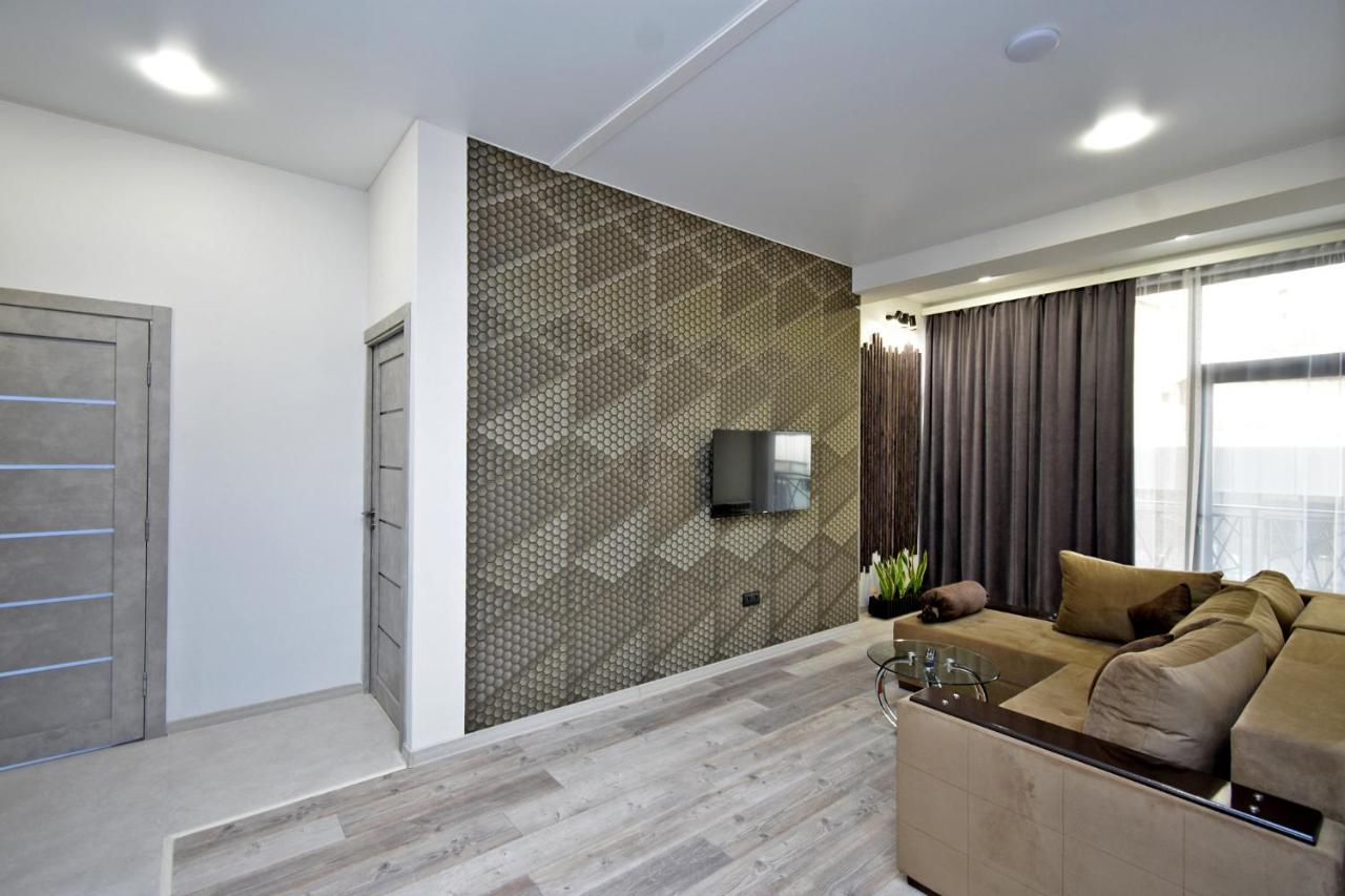 New Apartment In Yerevan City Center エクステリア 写真